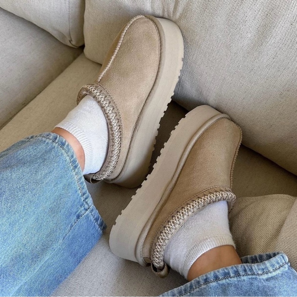 UGG Tazz women size 10
BestSeller/ gently used
Color :Sand - Picture 3 of 16